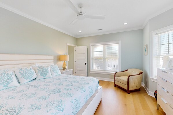 5 bedrooms, iron/ironing board, travel crib, internet