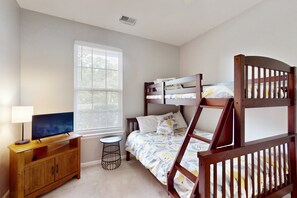 3 bedrooms, free WiFi, bed sheets