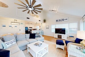 TV, bøker og stereoanlegg