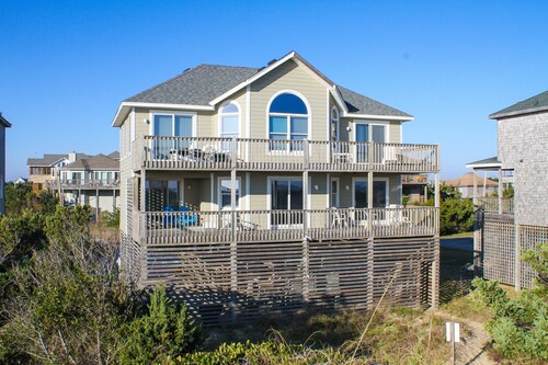 Oceanfront home with incredible beach views, washer/dryer & pool