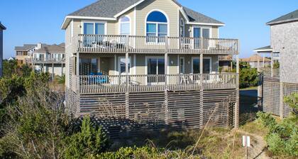 Oceanfront home with incredible beach views, washer/dryer & pool
