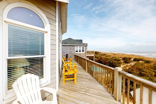 Oceanfront home with incredible beach views, washer/dryer & pool