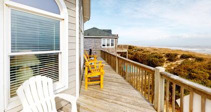 Oceanfront home with incredible beach views, washer/dryer & pool