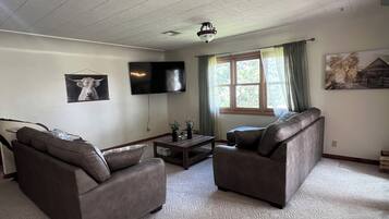 Smart TV, table tennis, books