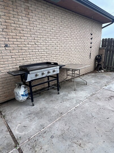 Charolais Chateau-Quiet country home close to town.