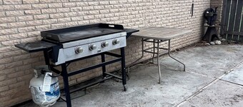 Charolais Chateau-Quiet country home close to town.