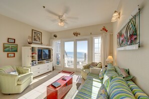 テレビ、DVD プレーヤー、ステレオ