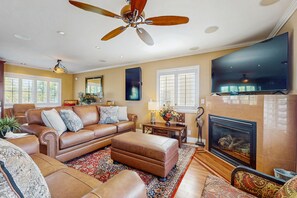 TV, fireplace
