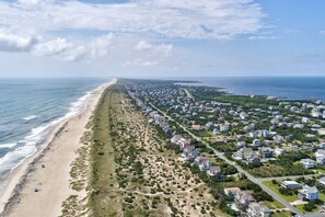 On the beach - Oceanfront home with private hot tub & pool, ocean view, central AC, & W/D (Rodanthe)