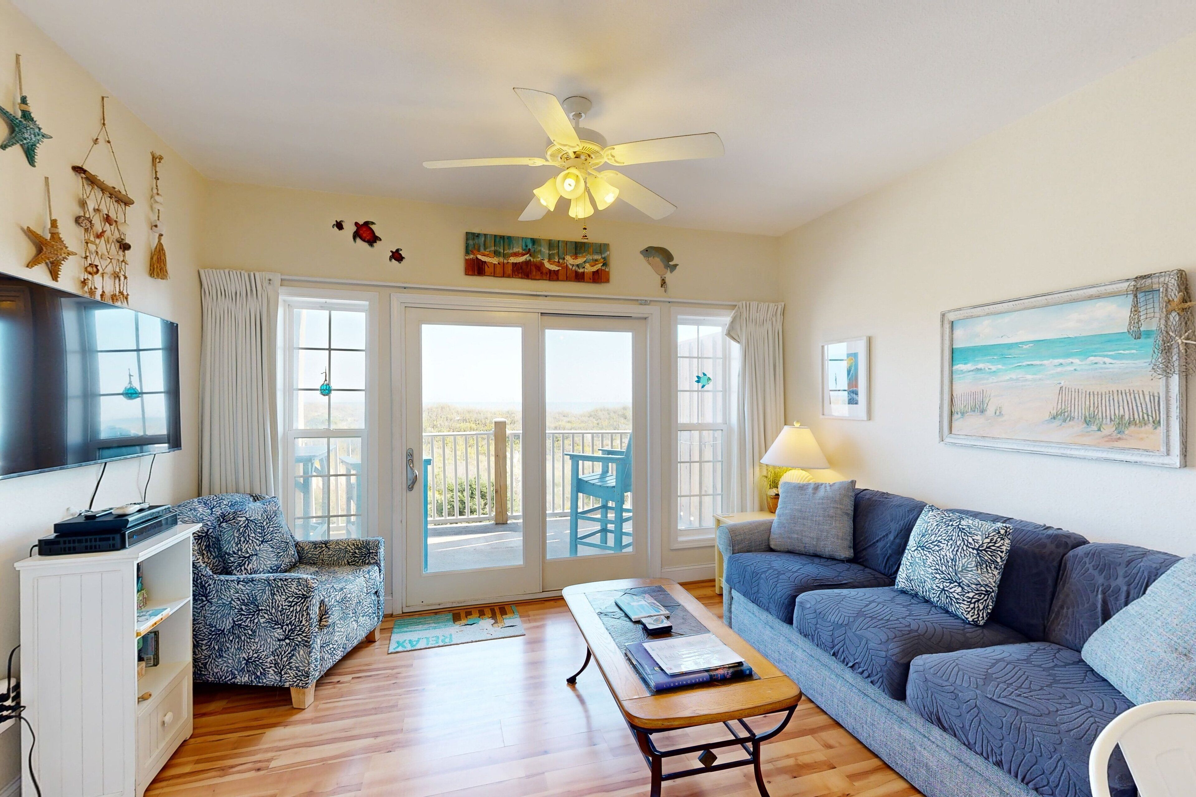 Télévision, lecteur de DVD, chaîne hi-fi