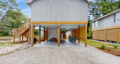 The School House: Close to Beach and Attractions!