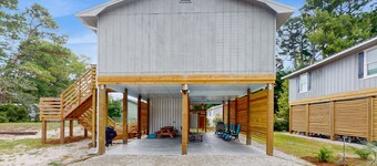 The School House: Close to Beach and Attractions!