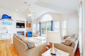 Smart-TV, peis og DVD-spiller