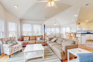 Smart-TV, peis og DVD-spiller