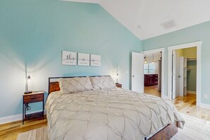 3 bedrooms, travel crib, free WiFi, bed sheets