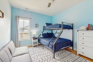 3 quartos, berço de viagem, Wi-Fi de cortesia, roupa de cama