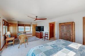 4 bedrooms, desk, iron/ironing board, free WiFi