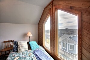 5 bedrooms, travel cot, free WiFi, bed sheets