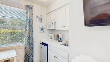 Microwave, coffee/tea maker