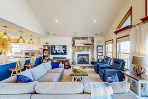 TV, DVD-spiller og stereoanlegg