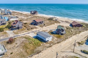 Beach nearby - Ocean-view home steps from the beach with deck, outdoor shower, & central AC (Rodanthe)