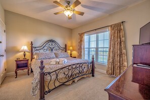 2 bedrooms, free WiFi, bed sheets - Lovely home in oceanfront location with central AC, access to pool/hot tub (Hatteras)