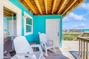 Terrace/patio - Oceanfront w/ beach access, amazing views, hot tub, kitchen, & smart TVs (Holden Beach)