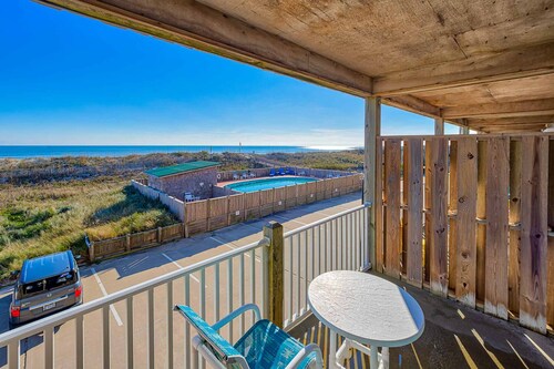 Dog-friendly oceanfront condo with balcony, outdoor pool, hot tub, and central AC