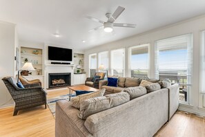 TV, DVD-spiller og bøker