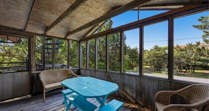 Drift Inn 16: Dog-friendly, crow's nest, ocean view