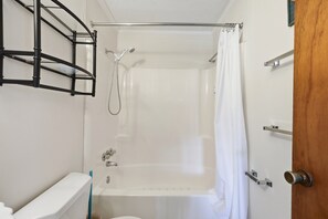 Douche, serviettes fournies