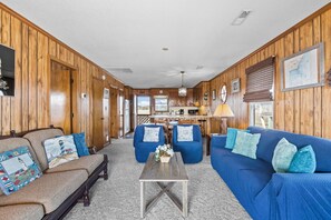 Unclassified image, 2 of 29, button