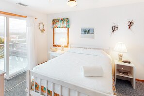 3 slaapkamers, een strijkplank/strijkijzer, gratis wifi, beddengoed