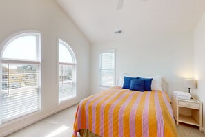 4 bedrooms, iron/ironing board, free WiFi, bed sheets