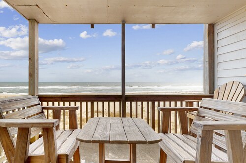 Oceanfront condo with outdoor pool, W/D BBQ, and balcony