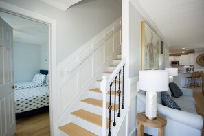 4 bedrooms, desk, free WiFi, bed sheets