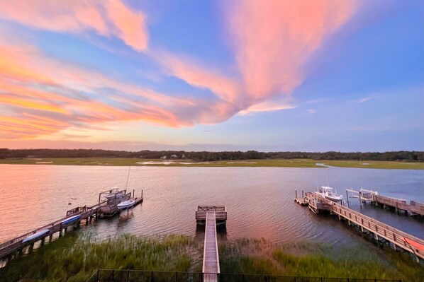 Marina - Custom home on the Intracoastal with water views, pool, dock, & decks (Holden Beach)