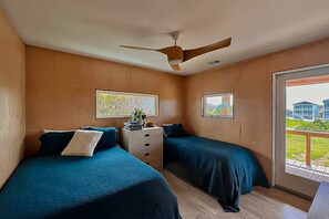5 bedrooms, free WiFi, bed sheets