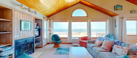 TV, peis, DVD-spiller og stereoanlegg