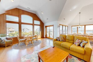 TV, fireplace - Charming home with ocean view, private pool, hot tub - 1-minute walk to beach (Avon)