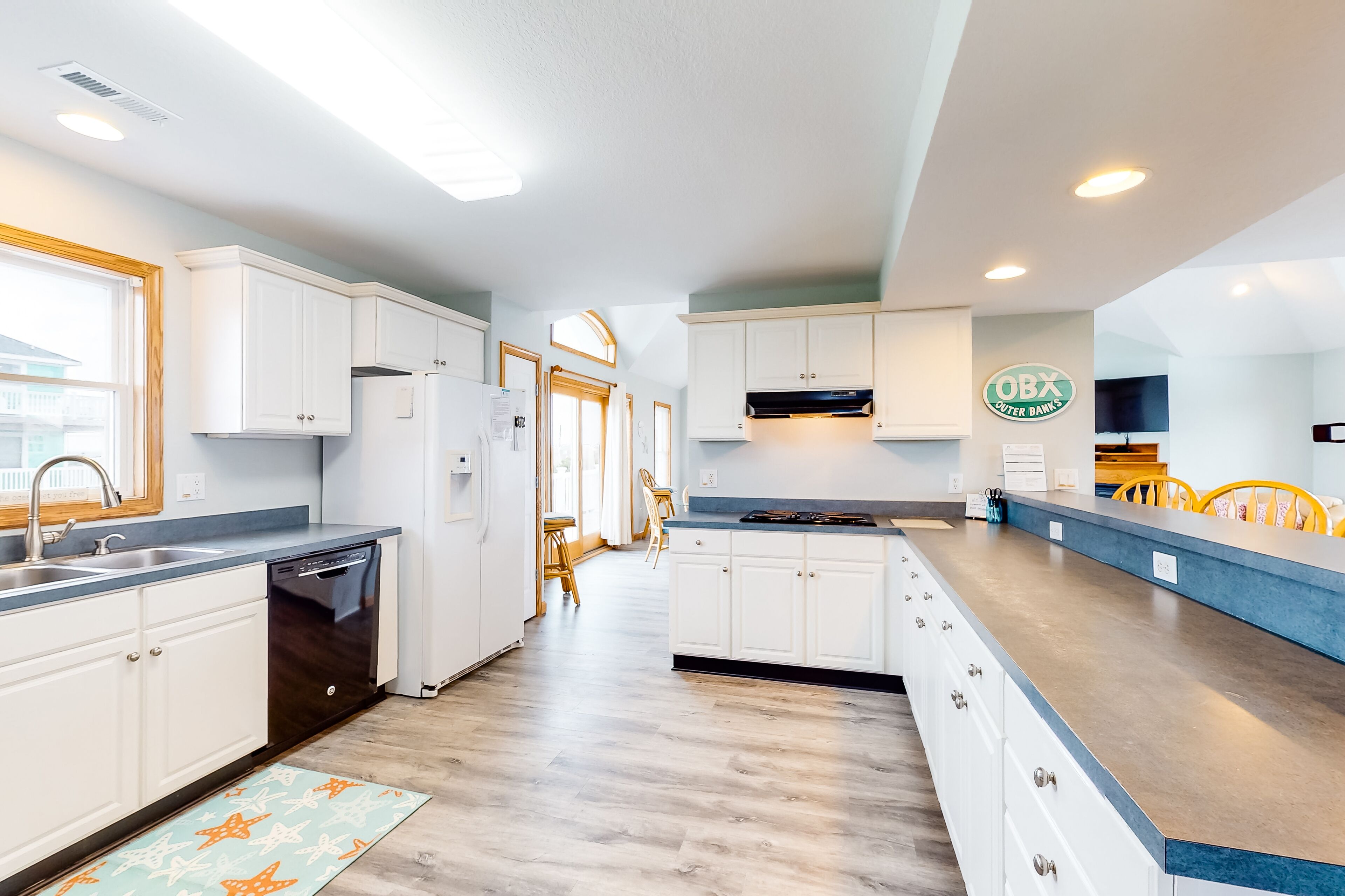 雪櫃、微波爐、焗爐、爐具