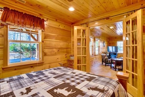 2 bedrooms, iron/ironing board, WiFi