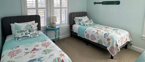 4 bedrooms, desk, free WiFi, bed sheets