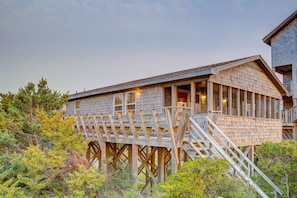 Exterior - Residune 431: Ocean view w/beach walkway, outdoor pool (Avon)