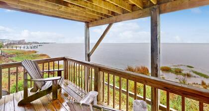 Waterfront, Dog-Friendly House w/ Private W/D, Shared Pool, WiFi, Sound Views