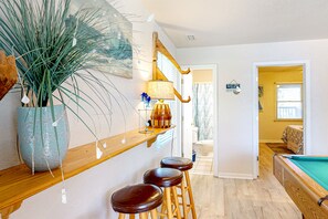 5 bedrooms, free WiFi, bed sheets - Amazing dog-friendly home with private pool, game room, AC, & W/D - near beach (Salvo)