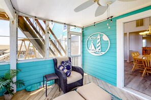 TV - Amazing dog-friendly home with private pool, game room, AC, & W/D - near beach (Salvo)