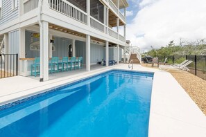 A heated pool - Beach Hunters- Spacious newly built coastal home with scenic views, private pool & Tiki Bar (Holden Beach)