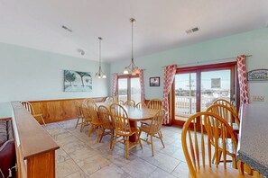 Dining - Outer Banks house with private pool, hot tub, W/D & ocean view - dog-friendly (Avon)