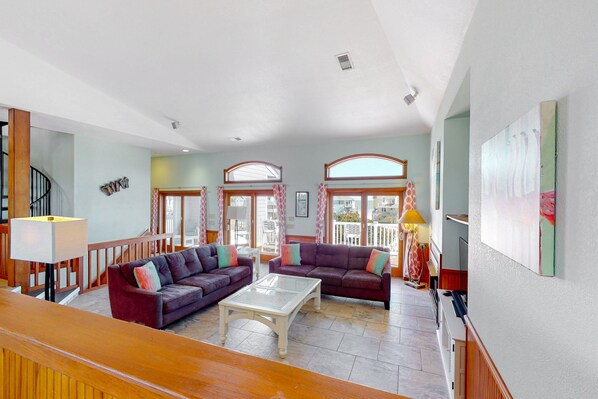 TV, fireplace, stereo